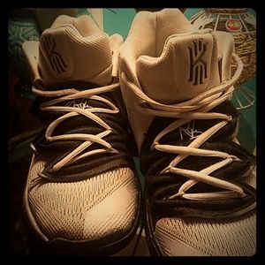 Kyrie 5's